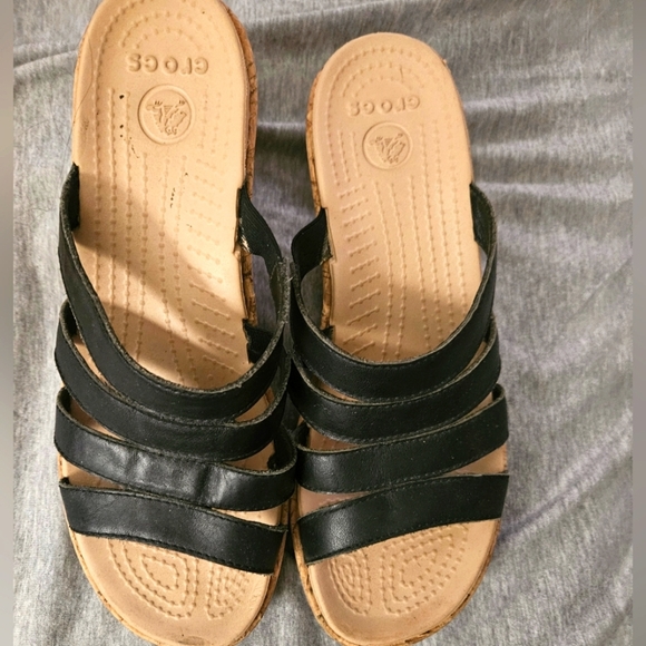 CROCS A Leigh Black Women's Cork Wedge Sandals Size 8 - Picture 1 of 7